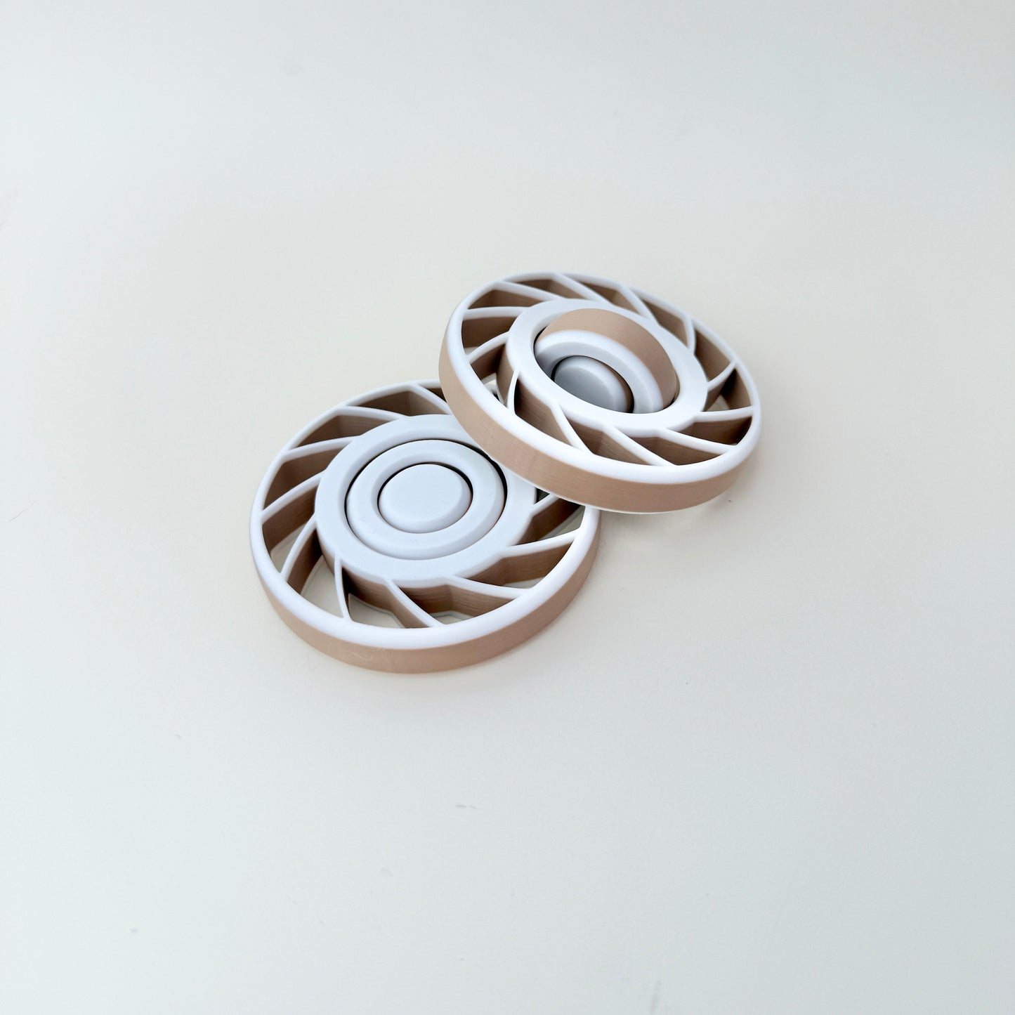 Low-noise, balanced 3D-printed fidget for everyday use.