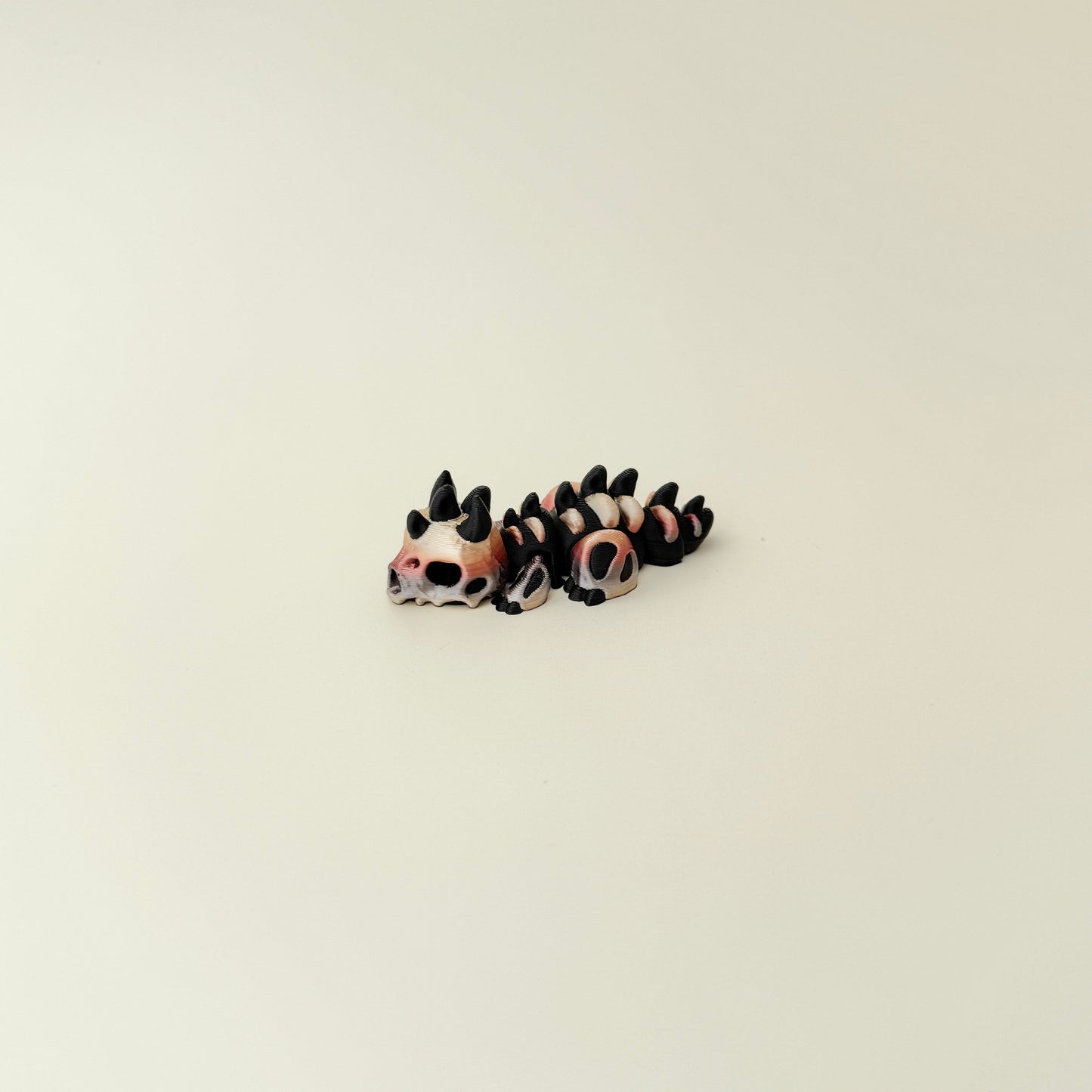 portable dragon figurine with smooth movement for desk fidgeting