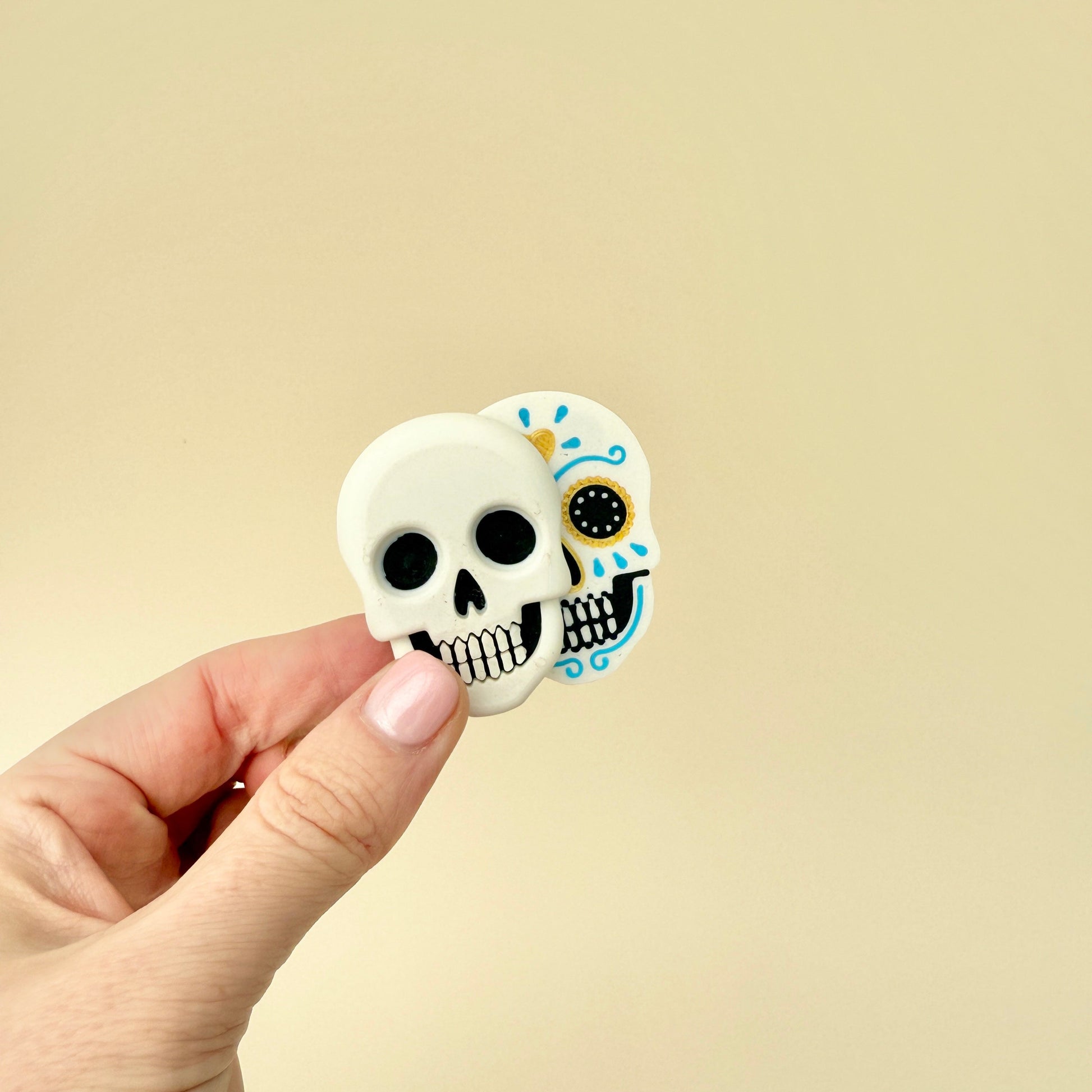 A detailed skull-themed fidget toy with magnetic functionality. Designed for focus, stress relief, and interactive play.