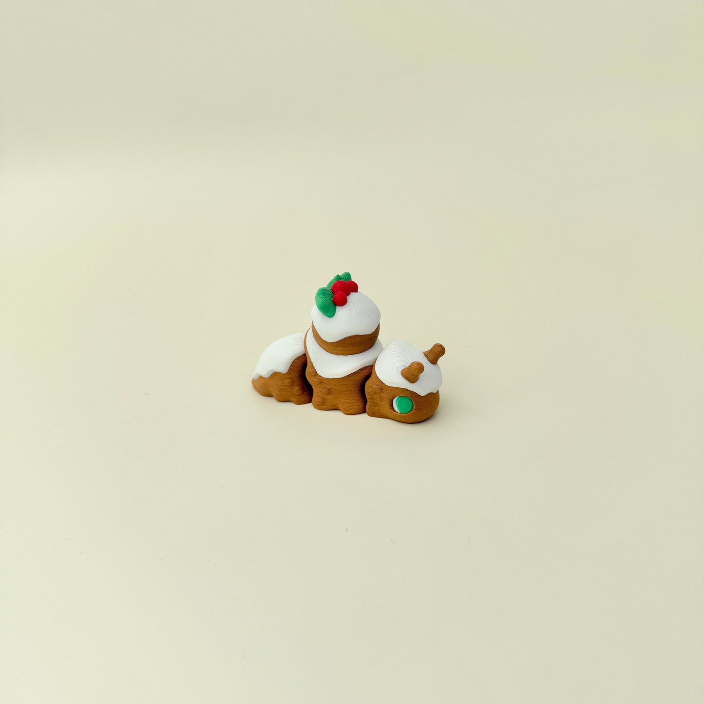 Compact 6 cm Christmas snail for stockings and on-the-go stimming.
