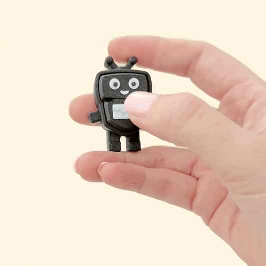 Compact 5 cm push-to-click fidget for on-the-go focus.