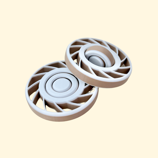 Three-ring spinner with smooth, quiet rotation.
