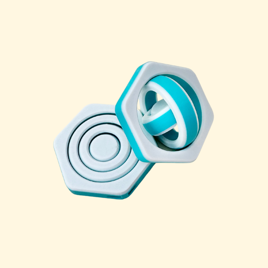 White-and-blue hex-frame gyro spinner with quiet four-ring rotation.
