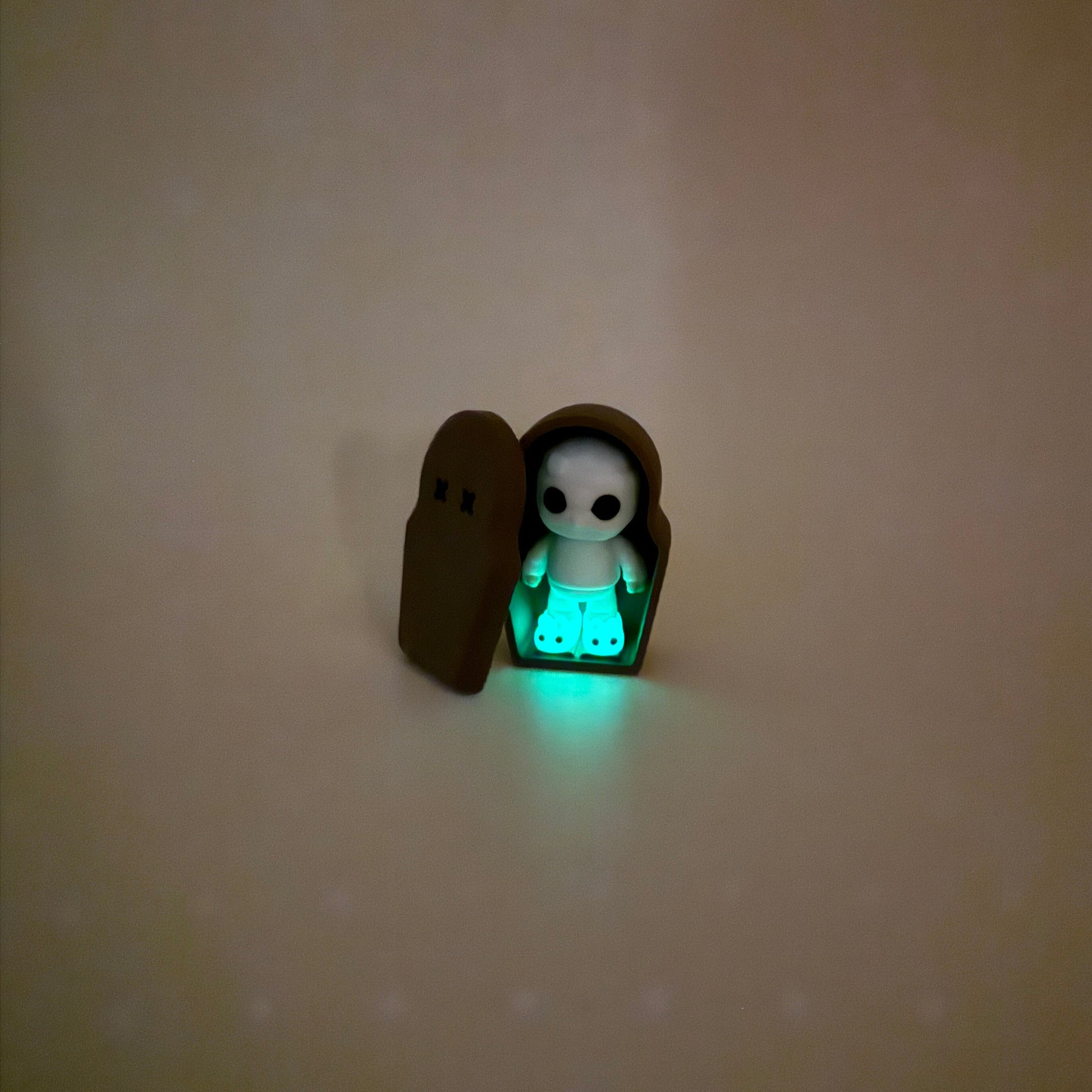 quiet spooky toy suitable for neurodivergent users and gift boxes
