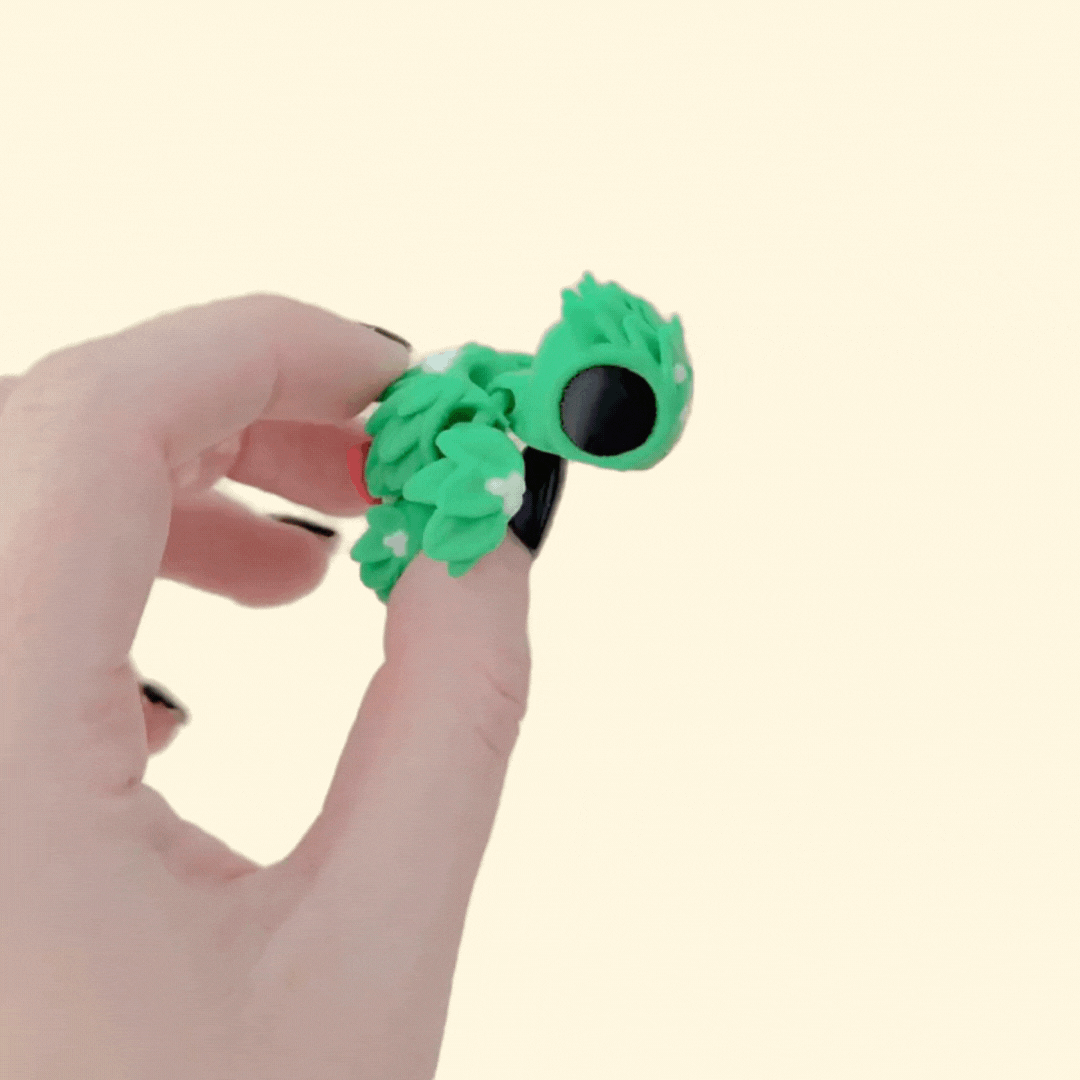 Pocket-size seasonal fidget for everyday carry