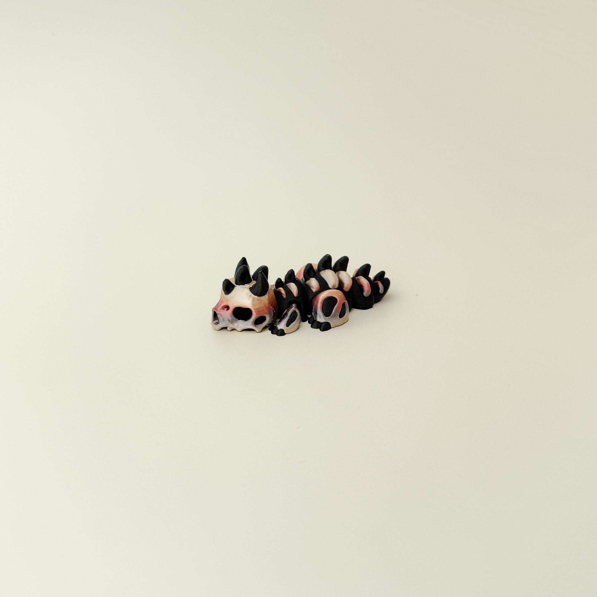 portable dragon figurine with smooth movement for desk fidgeting
