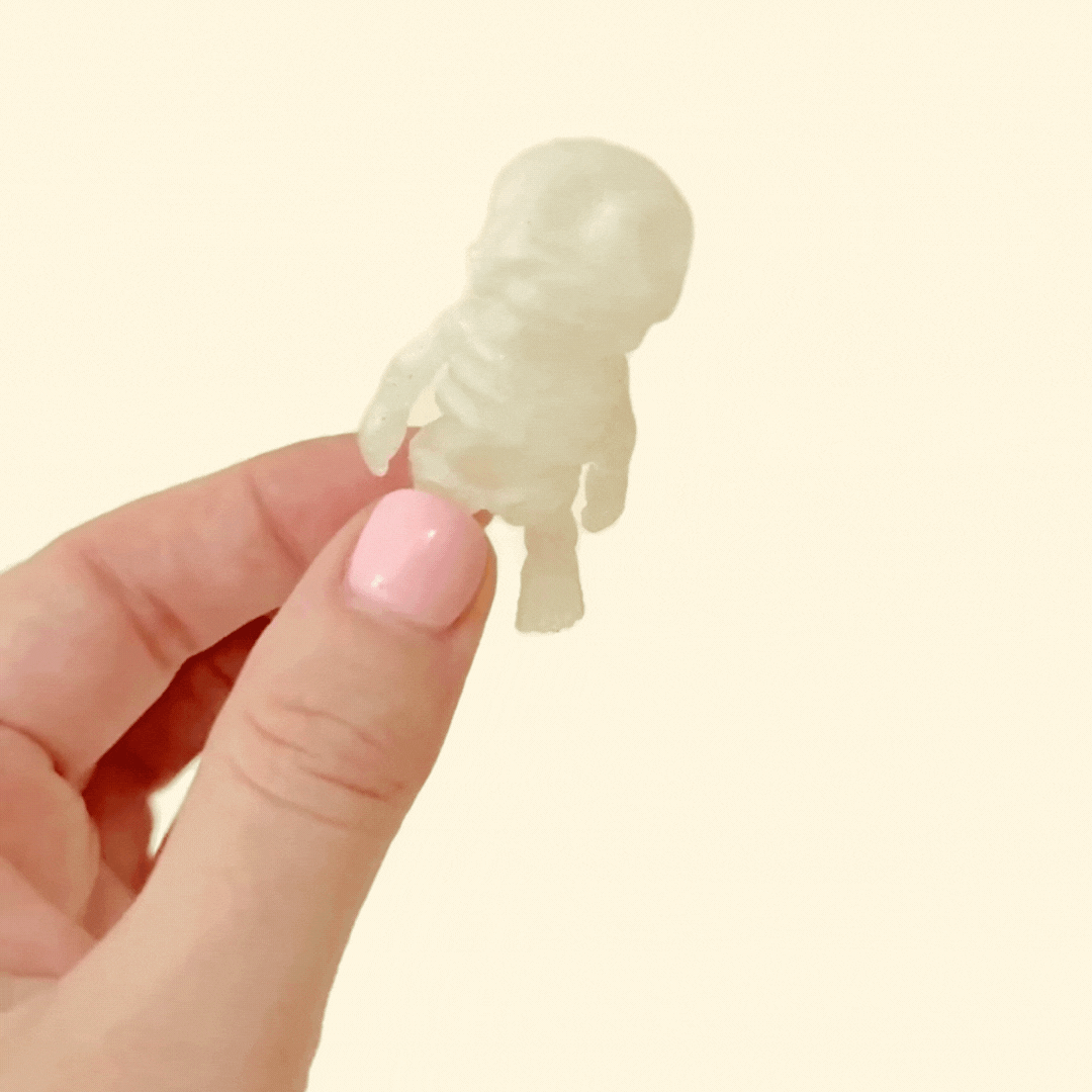 Compact, articulated skeleton figure designed for fidgeting and sensory play
