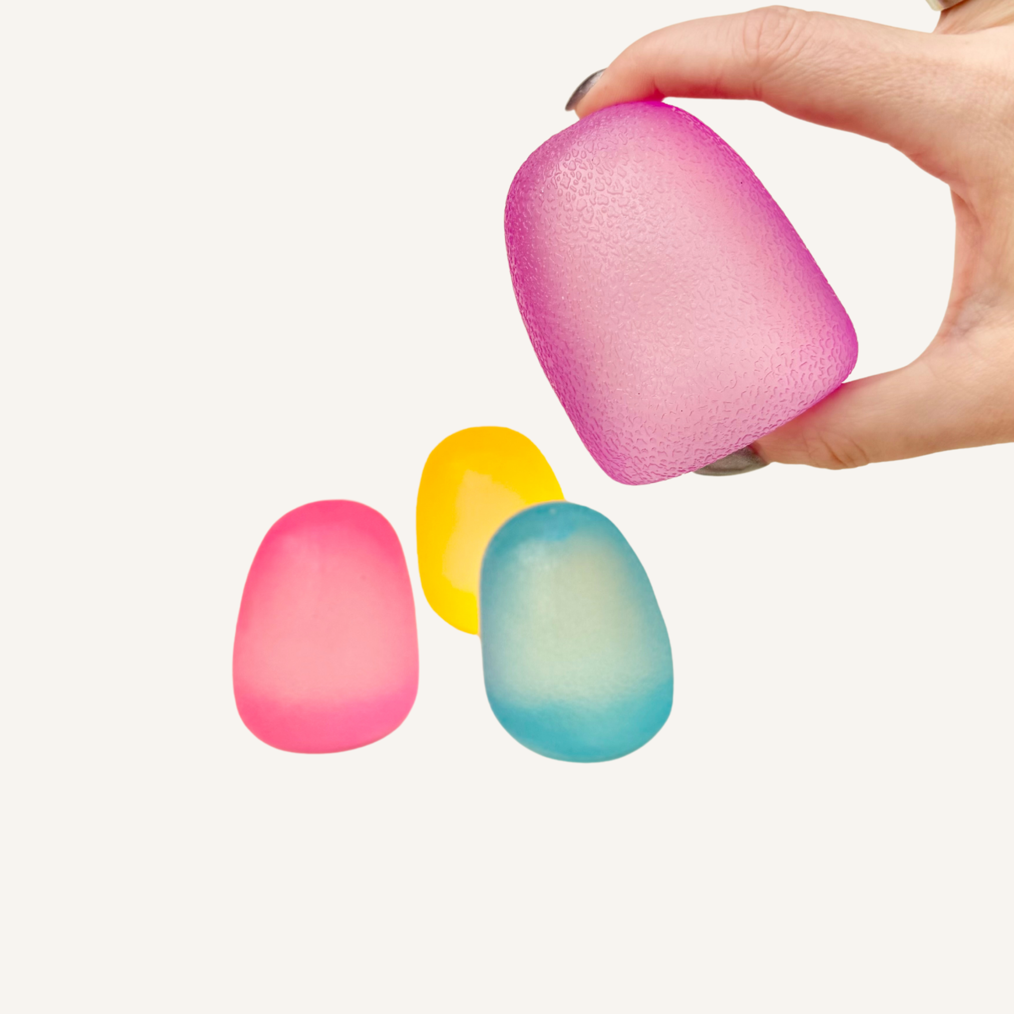 Shapeable slow-rise squish for tactile play and grounding, offering satisfying resistance and quiet fidgeting.

