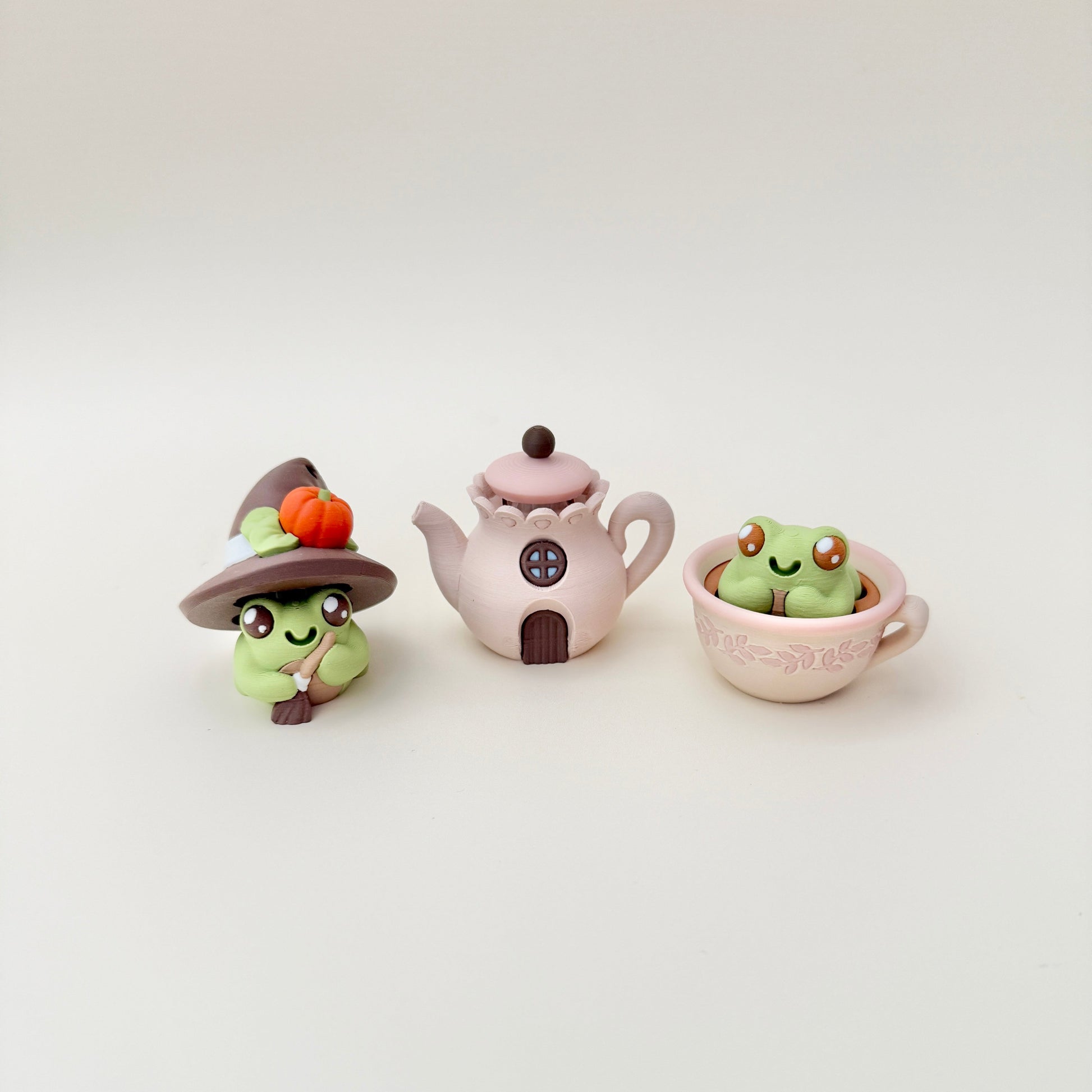 Compact 4.5 cm figure with smooth surfaces and gentle tactile ridges.
