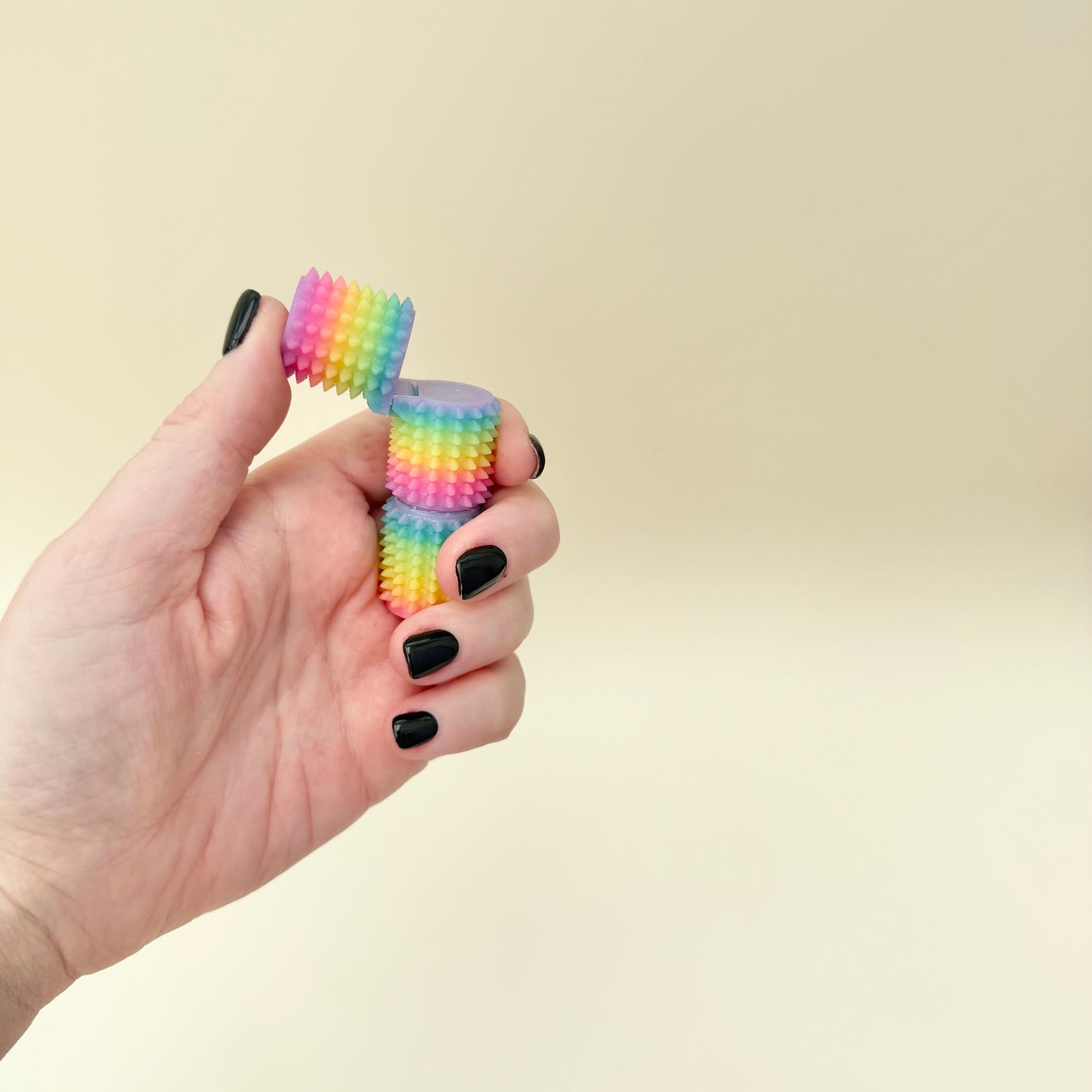 Portable sensory fidget for neurodivergent-friendly workspaces