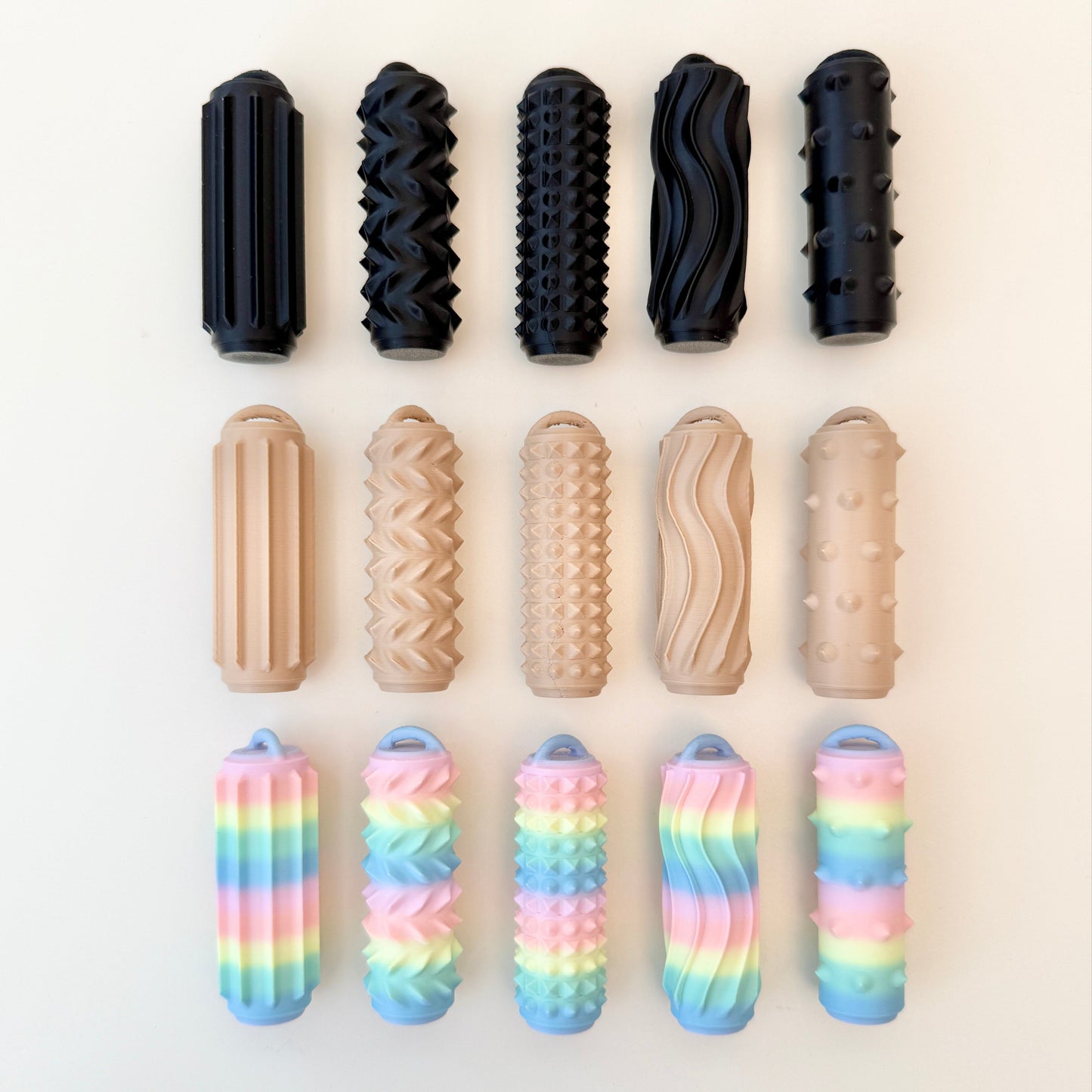 Fine raised dots for light tactile input and sensory exploration.
