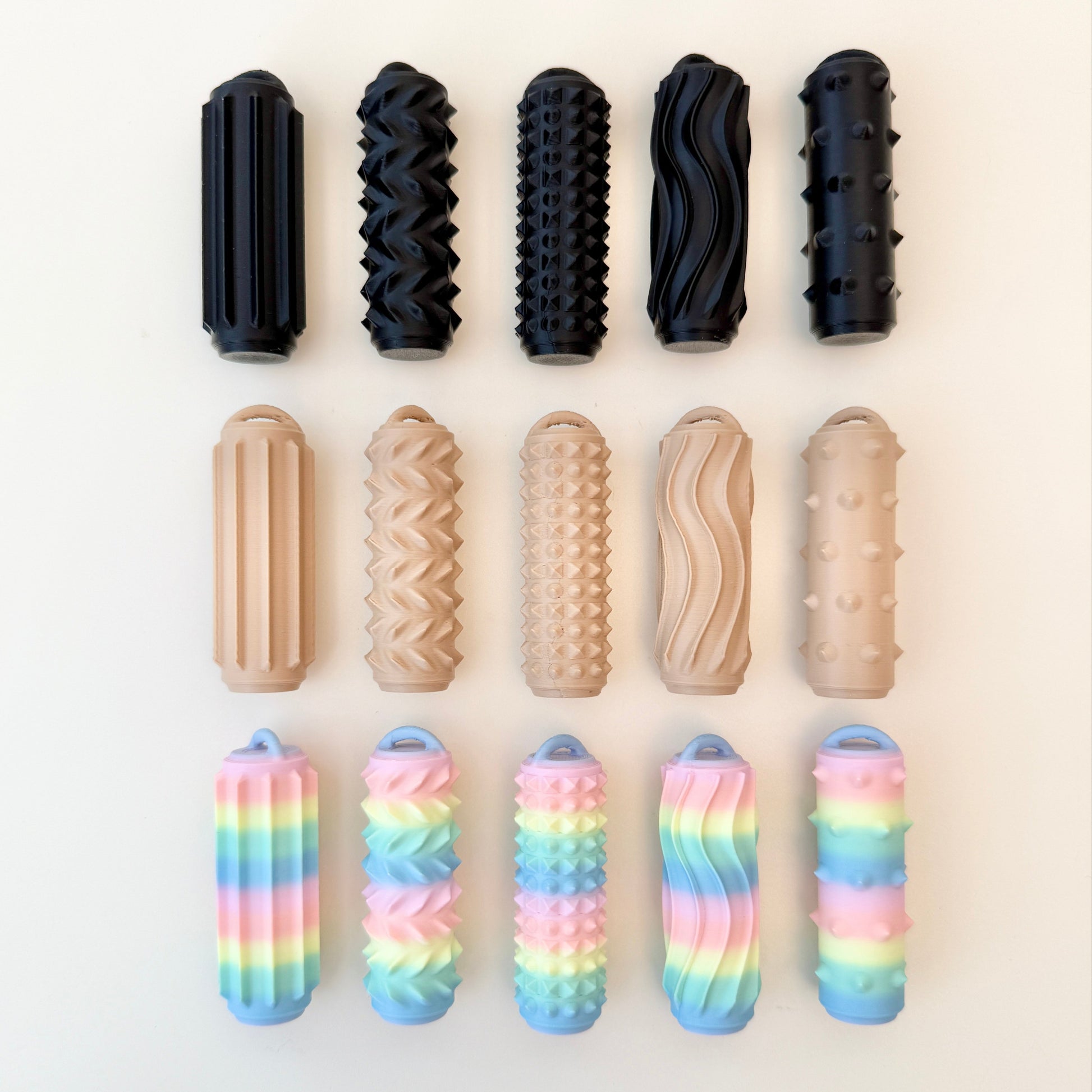 Fine raised dots for light tactile input and sensory exploration.
