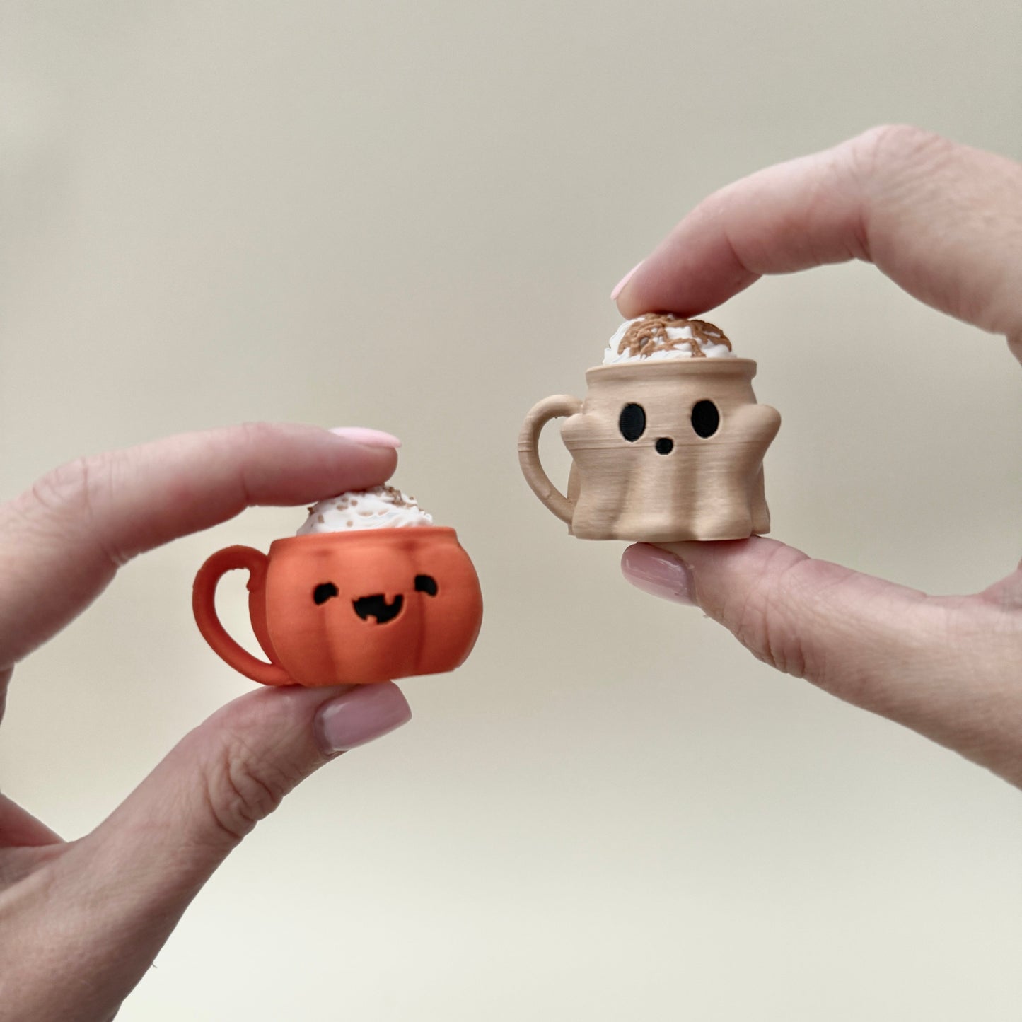 Cream base with chocolate sprinkles and pumpkin topper, toffee drizzle, or cinnamon sprinkles for a custom latte fidget.